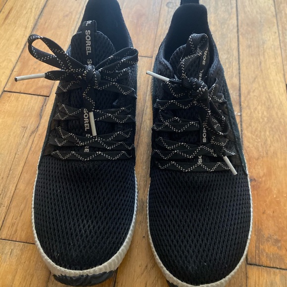 SOREL BLACK WHITE HAND-CRAFTED Sneakers GORG LUX